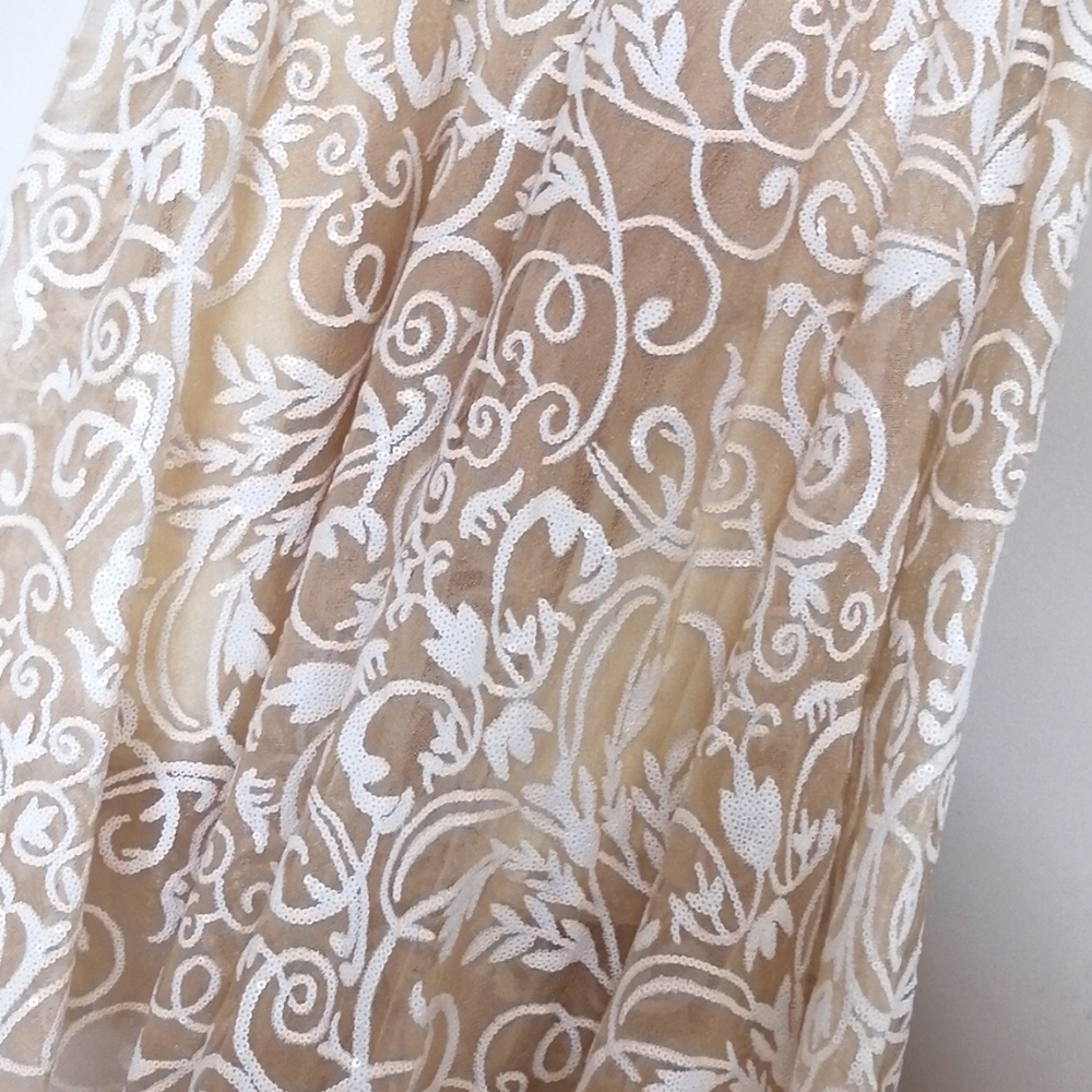 Dress - Picture 3 of 4